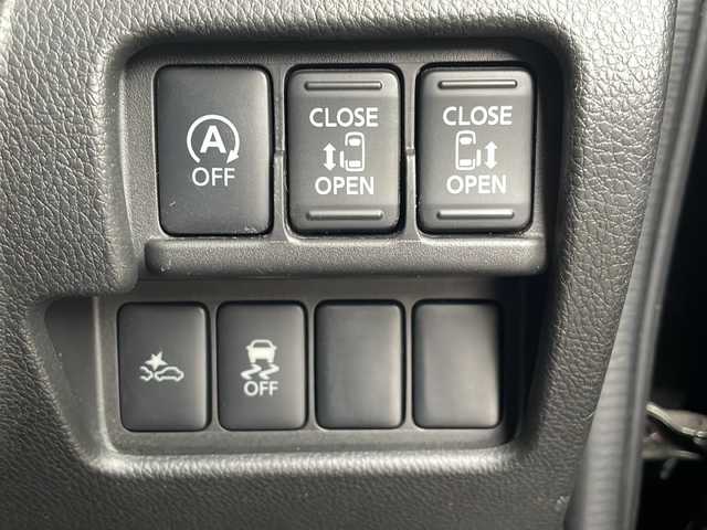 日産 デイズ ルークス ハイウェイスターX Gパッケージ 長崎県 2015(平27)年 7.4万km ブラック (株)IDOMが運営する【じしゃロン長崎店】の自社ローン専用車両になりますこちらは現金またはオートローンご利用時の価格です。自社ローンご希望の方は別途その旨お申付け下さい/・衝突軽減ブレーキ/・純正ナビ/・バックカメラ　/・アラウンドビューカメラ/・フルセグＴＶ/・両側パワスラ/・アイドリングストップ/・ステアリングリモコン/・ＡＡＣ/・純正フロアマット　/・プッシュスタート/・スペアキー１本