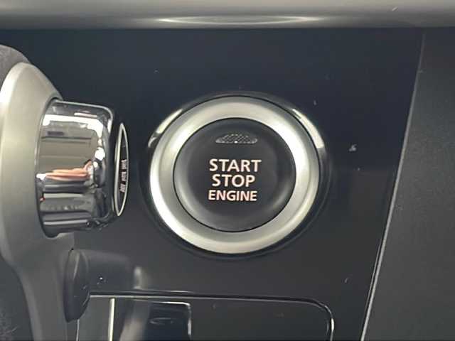 日産 デイズ ルークス ハイウェイスターX Gパッケージ 長崎県 2015(平27)年 7.4万km ブラック (株)IDOMが運営する【じしゃロン長崎店】の自社ローン専用車両になりますこちらは現金またはオートローンご利用時の価格です。自社ローンご希望の方は別途その旨お申付け下さい/・衝突軽減ブレーキ/・純正ナビ/・バックカメラ　/・アラウンドビューカメラ/・フルセグＴＶ/・両側パワスラ/・アイドリングストップ/・ステアリングリモコン/・ＡＡＣ/・純正フロアマット　/・プッシュスタート/・スペアキー１本