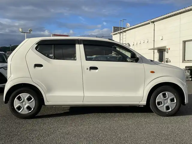 スズキ アルト F 広島県 2020(令2)年 1.4万km スペリアホワイト CDオーディオ/盗難防止装置/横滑り防止装置/スペアキー/リモコンキー/ハロゲンライト/ドアバイザー/保証書/取扱説明書