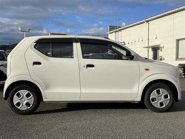 スズキ アルト F 広島県 2020(令2)年 1.4万km スペリアホワイト CDオーディオ/盗難防止装置/横滑り防止装置/スペアキー/リモコンキー/ハロゲンライト/ドアバイザー/保証書/取扱説明書
