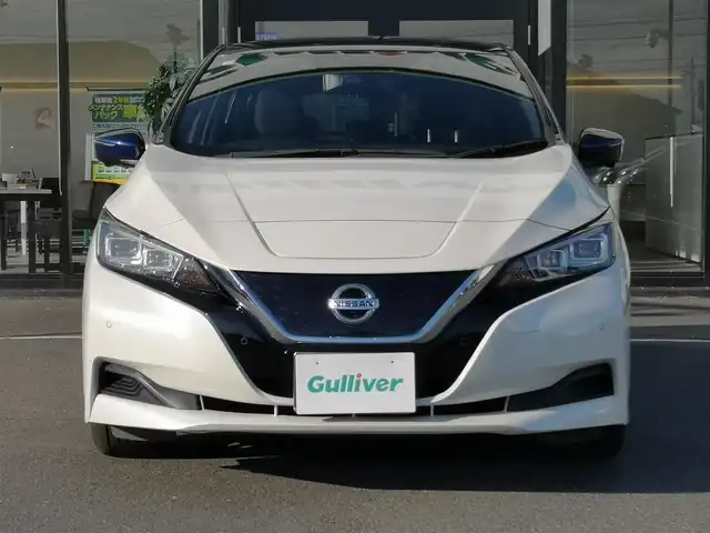 日産 リーフ X 茨城県 2019(令1)年 10万km ブリリアントホワイトパール/オーロラフレアブルーパール 2トーン 純正ナビ/【AM・FM・DISC・MusicBox・TV・SD・iPod・BT・AUX】/シートヒーター/プロパイロット/レーダークルコン/ETC/全方位カメラ/デジタルインナーミラー/前方ドラレコ/前後コーナーセンサー/ステアリングヒーター/BSM/純正フロアマット/純正アルミホイール