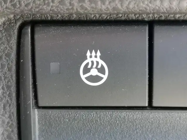 日産 リーフ X 茨城県 2019(令1)年 10万km ブリリアントホワイトパール/オーロラフレアブルーパール 2トーン 純正ナビ/【AM・FM・DISC・MusicBox・TV・SD・iPod・BT・AUX】/シートヒーター/プロパイロット/レーダークルコン/ETC/全方位カメラ/デジタルインナーミラー/前方ドラレコ/前後コーナーセンサー/ステアリングヒーター/BSM/純正フロアマット/純正アルミホイール