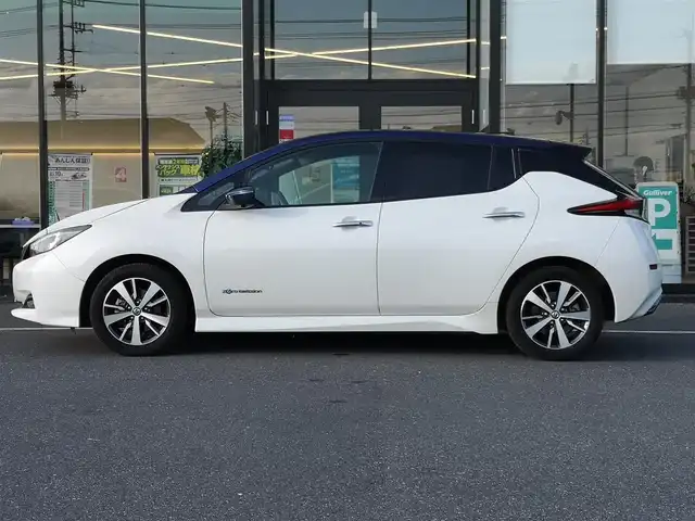 日産 リーフ X 茨城県 2019(令1)年 10万km ブリリアントホワイトパール/オーロラフレアブルーパール 2トーン 純正ナビ/【AM・FM・DISC・MusicBox・TV・SD・iPod・BT・AUX】/シートヒーター/プロパイロット/レーダークルコン/ETC/全方位カメラ/デジタルインナーミラー/前方ドラレコ/前後コーナーセンサー/ステアリングヒーター/BSM/純正フロアマット/純正アルミホイール