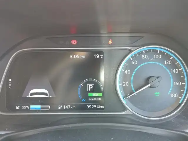 日産 リーフ X 茨城県 2019(令1)年 10万km ブリリアントホワイトパール/オーロラフレアブルーパール 2トーン 純正ナビ/【AM・FM・DISC・MusicBox・TV・SD・iPod・BT・AUX】/シートヒーター/プロパイロット/レーダークルコン/ETC/全方位カメラ/デジタルインナーミラー/前方ドラレコ/前後コーナーセンサー/ステアリングヒーター/BSM/純正フロアマット/純正アルミホイール