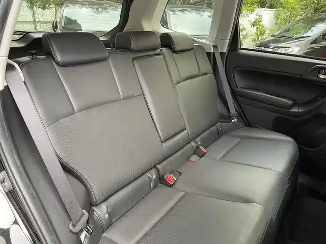 スバル フォレスター 2．0i－S アイサイト 兵庫県 2015(平27)年 10万km クリスタルブラックシリカ (株)IDOMが運営する【じしゃロン西宮店】の自社ローン専用車両になります。こちらは現金またはオートローンご利用時の価格です。自社ローンご希望の方は別途その旨お申付け下さい/＊ETC/＊バックカメラ/＊パワステ/＊パワーウィンドウ/＊クルーズコントロールあり/＊USBあり/＊フルセグ/＊ドラレコあり/＊パワーシート/＊横滑り防止装置/＊レーンキープアシスト/＊オートライト/＊衝突被害軽減システム