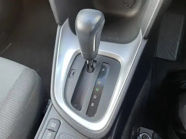 トヨタ ヤリスクロス ハイブリッド G 宮崎県 2020(令2)年 7万km ブラックマイカ 純正ナビ/(AM.FM.Bluetooth.USB)/アラウンドビューカメラ/モデリスタエアロ/ETC/クルーズコントロール/オートライト/オートマチックハイビーム/オートエアコン/横滑り防止機能/レーンキープアシスト/衝突軽減ブレーキ/電格ミラー/スマートキー/スペアキー