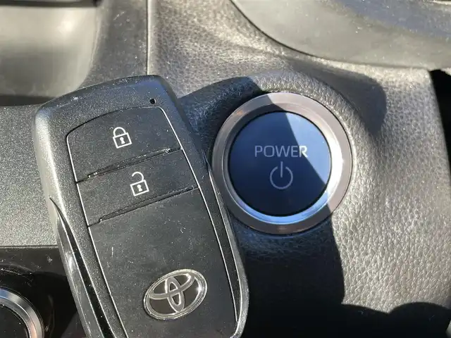 トヨタ ヤリスクロス ハイブリッド G 宮崎県 2020(令2)年 7万km ブラックマイカ 純正ナビ/(AM.FM.Bluetooth.USB)/アラウンドビューカメラ/モデリスタエアロ/ETC/クルーズコントロール/オートライト/オートマチックハイビーム/オートエアコン/横滑り防止機能/レーンキープアシスト/衝突軽減ブレーキ/電格ミラー/スマートキー/スペアキー