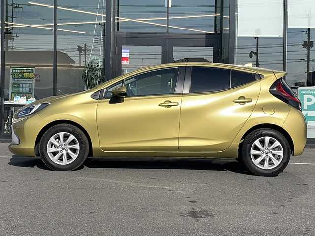 トヨタ アクア Z 茨城県 2021(令3)年 3.6万km ブラスゴールドメタリック 純正SDナビ(バックカメラ/Bluetooth)/コーナーセンサー/レーンキープアシスト/LEDオートライト/オートマチックハイビーム/サイドエアバッグ/スマートキー/冷房AAC/クルーズコントロール/USB入力端子/純正フロアマット/ハーフレザーシート/パワーシート/15インチ純正アルミホイール