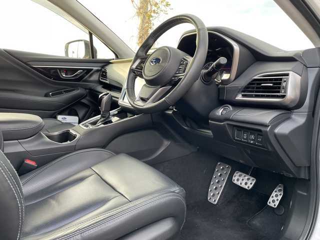 スバル アウトバック リミテッドEX 新潟県 2022(令4)年 4.5万km クリスタルホワイトP 4WD/純正メモリナビ/BT/USB/AUX/フルセグテレビ/フロント/サイド/バックカメラ/ETC/衝突被害軽減ブレーキ/レーンキープアシスト/レーダークルーズコントロール/革シート/パワーシート/シートヒーター/ステアリングヒーター/ステアリングスイッチ/パドルシフト/パワーバックドア/コーナーセンサー/スマートキー/プッシュスタート/LEDヘッドライト/オートライト/フォグランプ/純正18インチアルミホイール