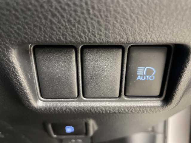 トヨタ Ｃ－ＨＲ S－T LEDパッケージ 道央・札幌 2018(平30)年 7.4万km メタルストリームM ・４WD/寒冷地仕様/・トヨタセーフティセンス/・プリクラッシュセーフティ/・レーダークルーズコントロール/・社外SDナビ/・DVD.CD.SD.BT.フルセグ/・バックカメラ/・純正エンジンスターター/・ミラーヒーター/・ビルトインETC/・スマートキー