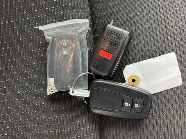 トヨタ Ｃ－ＨＲ S－T LEDパッケージ 道央・札幌 2018(平30)年 7.4万km メタルストリームM ・４WD/寒冷地仕様/・トヨタセーフティセンス/・プリクラッシュセーフティ/・レーダークルーズコントロール/・社外SDナビ/・DVD.CD.SD.BT.フルセグ/・バックカメラ/・純正エンジンスターター/・ミラーヒーター/・ビルトインETC/・スマートキー