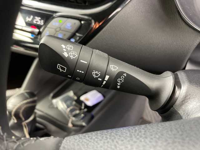 トヨタ Ｃ－ＨＲ S－T LEDパッケージ 道央・札幌 2018(平30)年 7.4万km メタルストリームM ・４WD/寒冷地仕様/・トヨタセーフティセンス/・プリクラッシュセーフティ/・レーダークルーズコントロール/・社外SDナビ/・DVD.CD.SD.BT.フルセグ/・バックカメラ/・純正エンジンスターター/・ミラーヒーター/・ビルトインETC/・スマートキー