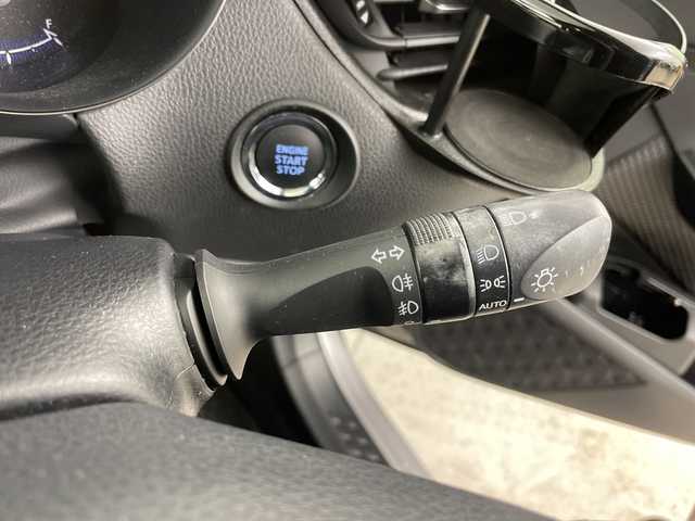 トヨタ Ｃ－ＨＲ S－T LEDパッケージ 道央・札幌 2018(平30)年 7.4万km メタルストリームM ・４WD/寒冷地仕様/・トヨタセーフティセンス/・プリクラッシュセーフティ/・レーダークルーズコントロール/・社外SDナビ/・DVD.CD.SD.BT.フルセグ/・バックカメラ/・純正エンジンスターター/・ミラーヒーター/・ビルトインETC/・スマートキー