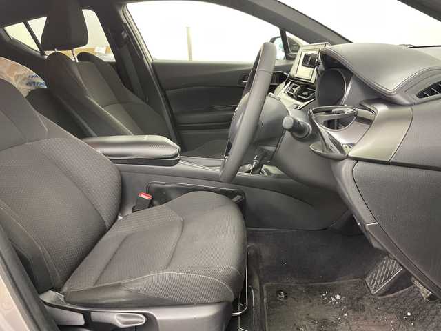 トヨタ Ｃ－ＨＲ S－T LEDパッケージ 道央・札幌 2018(平30)年 7.4万km メタルストリームM ・４WD/寒冷地仕様/・トヨタセーフティセンス/・プリクラッシュセーフティ/・レーダークルーズコントロール/・社外SDナビ/・DVD.CD.SD.BT.フルセグ/・バックカメラ/・純正エンジンスターター/・ミラーヒーター/・ビルトインETC/・スマートキー