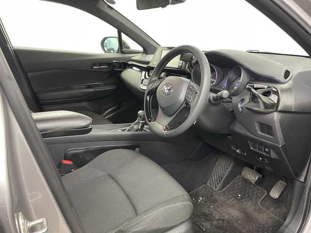 トヨタ Ｃ－ＨＲ S－T LEDパッケージ 道央・札幌 2018(平30)年 7.4万km メタルストリームM ・４WD/寒冷地仕様/・トヨタセーフティセンス/・プリクラッシュセーフティ/・レーダークルーズコントロール/・社外SDナビ/・DVD.CD.SD.BT.フルセグ/・バックカメラ/・純正エンジンスターター/・ミラーヒーター/・ビルトインETC/・スマートキー