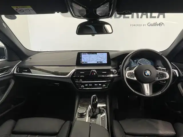 ＢＭＷ ５３０ｉ ツーリング Mスポーツ 岐阜県 2017(平29)年 2.7万km 黒 アダプティブクルーズコントロール　/Ｄ席２ｃｈメモリー付きパワーシート　/Ｎ席パワーシート　/黒レザーシート　/全席シートヒーター　/ヘッドアップディスプレイ　/ミラー一体型ＥＴＣ　/ルーフレール　/地デジ/フットトランクオープナー