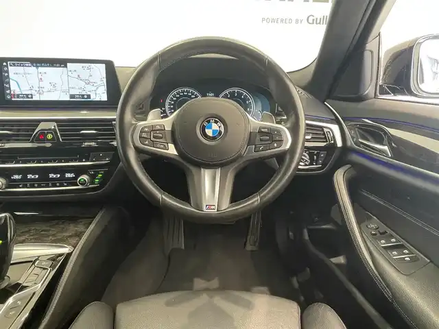 ＢＭＷ ５３０ｉ ツーリング Mスポーツ 岐阜県 2017(平29)年 2.7万km 黒 アダプティブクルーズコントロール　/Ｄ席２ｃｈメモリー付きパワーシート　/Ｎ席パワーシート　/黒レザーシート　/全席シートヒーター　/ヘッドアップディスプレイ　/ミラー一体型ＥＴＣ　/ルーフレール　/地デジ/フットトランクオープナー