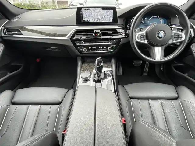 ＢＭＷ ５３０ｉ ツーリング Mスポーツ 静岡県 2017(平29)年 2.7万km サファイアブラックP インテリジェントSFT/衝突軽減ブレーキ　車線逸脱警告　ACC ステアリングアシスト ブラインドスポット/IDriveHDDナビフルセグTV Bluetooth/全方位カメラ/ブラックダコタレザーシート/シートヒーター /前席パワーシート運転席メモリー機能/ヘッドアップディスプレイ/アンビエントライト /クロージングサポートドア /パワーバックドア /アダプティブLEDヘッドライト/ブルーキャリパー/コンフォートアクセス/ブラック　ガラスモール　グリル　ルーフレール/ミラー一体型DSRCETC