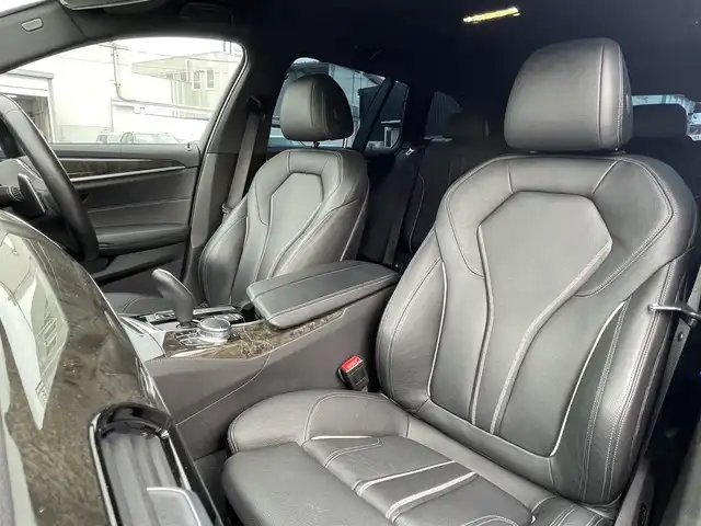 ＢＭＷ ５３０ｉ ツーリング Mスポーツ 静岡県 2017(平29)年 2.7万km サファイアブラックP インテリジェントSFT/衝突軽減ブレーキ　車線逸脱警告　ACC ステアリングアシスト ブラインドスポット/IDriveHDDナビフルセグTV Bluetooth/全方位カメラ/ブラックダコタレザーシート/シートヒーター /前席パワーシート運転席メモリー機能/ヘッドアップディスプレイ/アンビエントライト /クロージングサポートドア /パワーバックドア /アダプティブLEDヘッドライト/ブルーキャリパー/コンフォートアクセス/ブラック　ガラスモール　グリル　ルーフレール/ミラー一体型DSRCETC