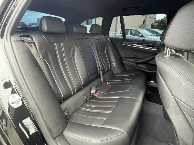 ＢＭＷ ５３０ｉ ツーリング Mスポーツ 静岡県 2017(平29)年 2.7万km サファイアブラックP インテリジェントSFT/衝突軽減ブレーキ　車線逸脱警告　ACC ステアリングアシスト ブラインドスポット/IDriveHDDナビフルセグTV Bluetooth/全方位カメラ/ブラックダコタレザーシート/シートヒーター /前席パワーシート運転席メモリー機能/ヘッドアップディスプレイ/アンビエントライト /クロージングサポートドア /パワーバックドア /アダプティブLEDヘッドライト/ブルーキャリパー/コンフォートアクセス/ブラック　ガラスモール　グリル　ルーフレール/ミラー一体型DSRCETC