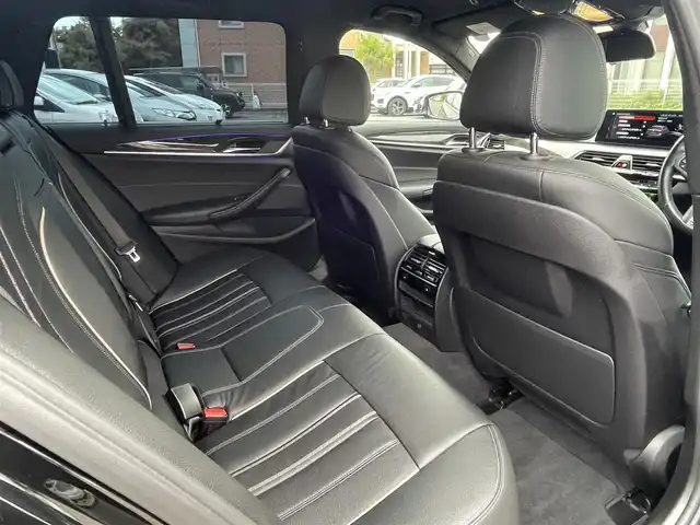 ＢＭＷ ５３０ｉ ツーリング Mスポーツ 静岡県 2017(平29)年 2.7万km サファイアブラックP インテリジェントSFT/衝突軽減ブレーキ　車線逸脱警告　ACC ステアリングアシスト ブラインドスポット/IDriveHDDナビフルセグTV Bluetooth/全方位カメラ/ブラックダコタレザーシート/シートヒーター /前席パワーシート運転席メモリー機能/ヘッドアップディスプレイ/アンビエントライト /クロージングサポートドア /パワーバックドア /アダプティブLEDヘッドライト/ブルーキャリパー/コンフォートアクセス/ブラック　ガラスモール　グリル　ルーフレール/ミラー一体型DSRCETC