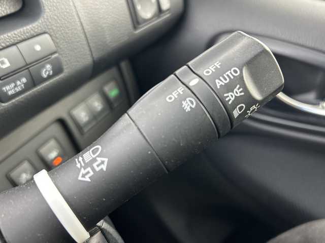 日産 セレナ HWS S HV Vセレ +SeftyⅡ 愛知県 2016(平28)年 4.2万km ブリリアントホワイトパール 純正ナビ/【ラジオ・CD・DVD・SD・BT・TV・iPod・ウォークマン・USB・AUX】/クルコン/ETC/全方位カメラ/前方ドラレコ/前後コーナーセンサー/スマートルームミラー/両側パワスラ/アイドリングストップ/ステリモ/後席AAC/オートライト/Fフォグ/LEDライト/純正フロアマット/純正アルミホイール