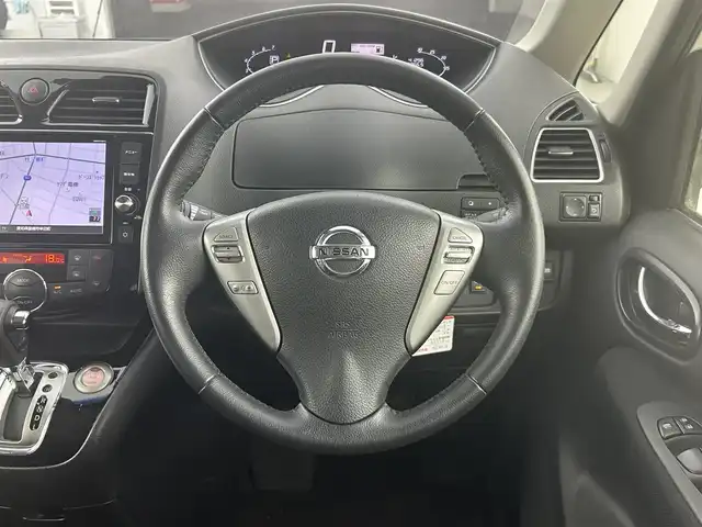 日産 セレナ HWS S HV Vセレ +SeftyⅡ 愛知県 2016(平28)年 4.2万km ブリリアントホワイトパール 純正ナビ/【ラジオ・CD・DVD・SD・BT・TV・iPod・ウォークマン・USB・AUX】/クルコン/ETC/全方位カメラ/前方ドラレコ/前後コーナーセンサー/スマートルームミラー/両側パワスラ/アイドリングストップ/ステリモ/後席AAC/オートライト/Fフォグ/LEDライト/純正フロアマット/純正アルミホイール