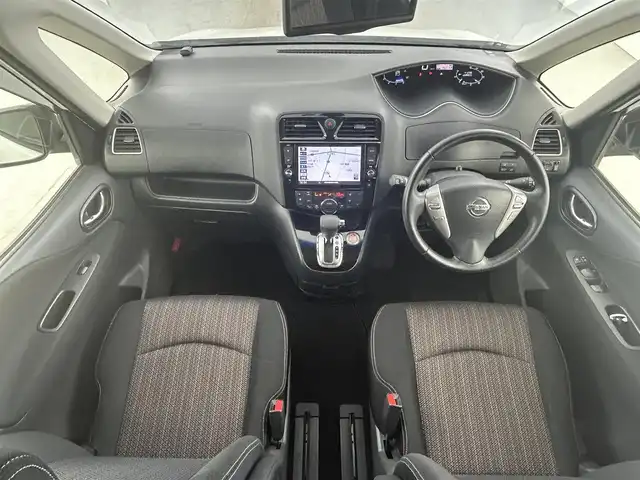 日産 セレナ HWS S HV Vセレ +SeftyⅡ 愛知県 2016(平28)年 4.2万km ブリリアントホワイトパール 純正ナビ/【ラジオ・CD・DVD・SD・BT・TV・iPod・ウォークマン・USB・AUX】/クルコン/ETC/全方位カメラ/前方ドラレコ/前後コーナーセンサー/スマートルームミラー/両側パワスラ/アイドリングストップ/ステリモ/後席AAC/オートライト/Fフォグ/LEDライト/純正フロアマット/純正アルミホイール