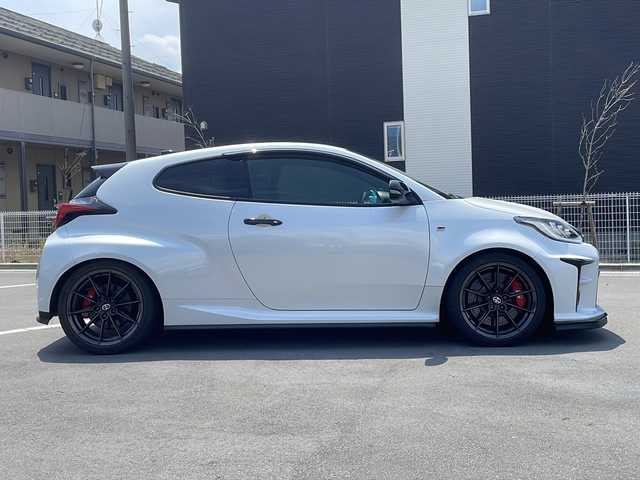 トヨタ ＧＲヤリス RZ ハイパフォーマンス 長野県 2022(令4)年 2.9万km プラチナホワイトパールマイカ 4WD/6速マニュアルターボ/純正ディスプレイオーディオ/FM・AM・Bluetooth Audio/AppleCarPlay対応/前後ドライブレコーダー/純正BBS 18インチアルミホイール/BLITZ DAMPER ZZ/HKS2本出しマフラー/ハーフレザーシート/シートヒーター/GRキャリパー/LEDヘッドライト/オートライト/プッシュスタート/スマートキー/スペアキー/取扱説明書/保証書