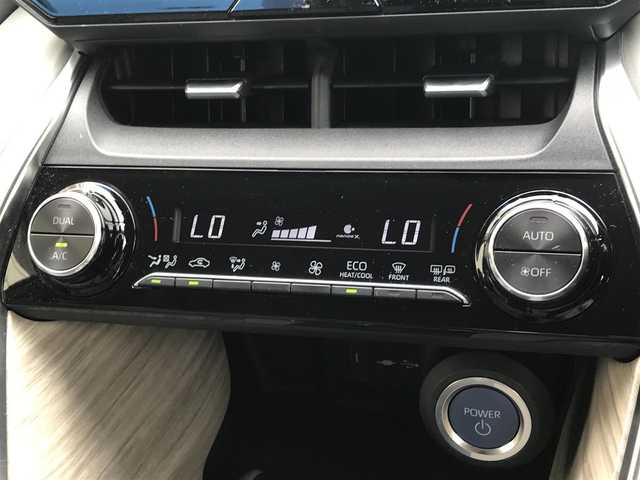 トヨタ ハリアー ハイブリッド G 富山県 2021(令3)年 5.2万km センシュアルレッドマイカ 4WD/純正ナビ/フルセグTV/Bluetooth/バックカメラ/デジタルインナーミラー/プリクラッシュセーフティ/クリアランスソナー/コーナーセンサー/レーダークルーズコントロール/ハーフレザーシート/パワーシート/電動リアゲート/革巻きステアリング/ステアリングスイッチ/プッシュスタート/スマートキー/ETC