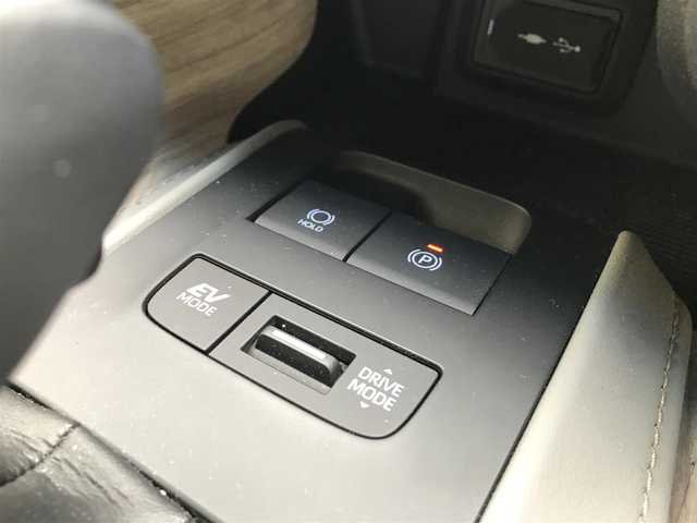 トヨタ ハリアー ハイブリッド G 富山県 2021(令3)年 5.2万km センシュアルレッドマイカ 4WD/純正ナビ/フルセグTV/Bluetooth/バックカメラ/デジタルインナーミラー/プリクラッシュセーフティ/クリアランスソナー/コーナーセンサー/レーダークルーズコントロール/ハーフレザーシート/パワーシート/電動リアゲート/革巻きステアリング/ステアリングスイッチ/プッシュスタート/スマートキー/ETC