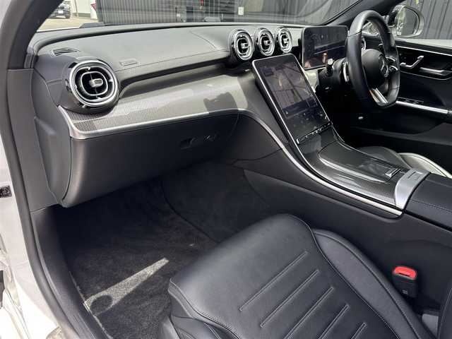 メルセデス・ベンツ Ｍ・ベンツ Ｃ２２０ｄ アバンギャルド　AMGライン 福島県 2022(令4)年 3.4万km パール 外装色：オパリスホワイト（885）/レーダーセーフティパッケージ/レザーエクスクルーシブパッケージ/・黒レザーシート/ベーシックパッケージ/・純正MBUXナビ/・ヘッドアップディスプレイ/パノラマサンルーフ/Burmesterサウンド/アクティブクルーズコントロール/ブラインドスポットモニター/レーンキープ/パワーシート/シートヒーター/360°カメラ/CarPlay/フルセグTV/ワイヤレス充電/デジタルライト/純正19インチAW/パワーバックドア/ドラレコ前後/アンビエントライト