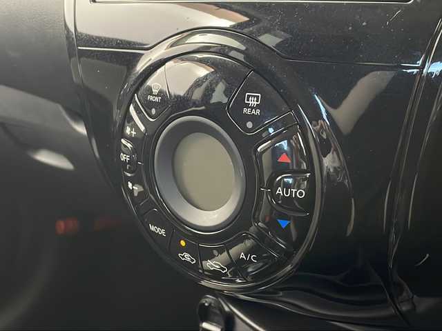 日産 ノート e－パワー X 栃木県 2016(平28)年 5万km プレミアムコロナオレンジ インテリジェント ルームミラー/インテリジェントアラウンドビューモニター/純正SDナビ(MM316D-W)/　Bluetooth/CD/DVD/フルセグ/iPod/SD/AM/FM/エマージェンシーブレーキ/・車線逸脱防止支援/・車線逸脱警報/・踏み間違い衝突防止アシスト/・ハイビームアシスト/ETC/前後ドライブレコーダー/LEDヘッドライト/ドアバイザー/スマートキー/社外フロアマット