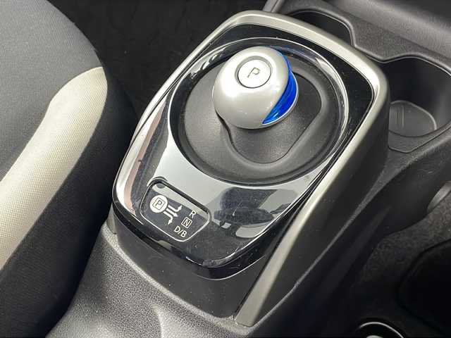 日産 ノート e－パワー X 栃木県 2016(平28)年 5万km プレミアムコロナオレンジ インテリジェント ルームミラー/インテリジェントアラウンドビューモニター/純正SDナビ(MM316D-W)/　Bluetooth/CD/DVD/フルセグ/iPod/SD/AM/FM/エマージェンシーブレーキ/・車線逸脱防止支援/・車線逸脱警報/・踏み間違い衝突防止アシスト/・ハイビームアシスト/ETC/前後ドライブレコーダー/LEDヘッドライト/ドアバイザー/スマートキー/社外フロアマット