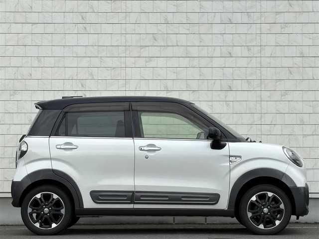 ダイハツ キャスト アクティバ G ターボ SAⅡ 岩手県 2016(平28)年 3.7万km パールホワイトⅢ 禁煙車/4WD/ターボ/純正エンジンスターター/ルーフラッピング（カーボン調シート）/ディーラーオプションナビ/→フルセグTV/Bluetooth/CD/DVD/FM/AM/HDMI/バックカメラ/ステアリングスイッチ（ナビ連動）/横滑り防止装置/ダウンヒルアシストコントロール/リアコーナーセンサー/衝突軽減システム/オートライト/LEDヘッドライト/LEDフォグライト/〇プッシュスタート/〇電動格納ミラー/〇フロアマット/〇ドアバイザー/〇シガーソケット/〇USBポート/〇スペアキー/取扱説明書/ETC/前方ドライブレコーダー/冬タイヤ純正アルミホイール車載/→6mm×4本