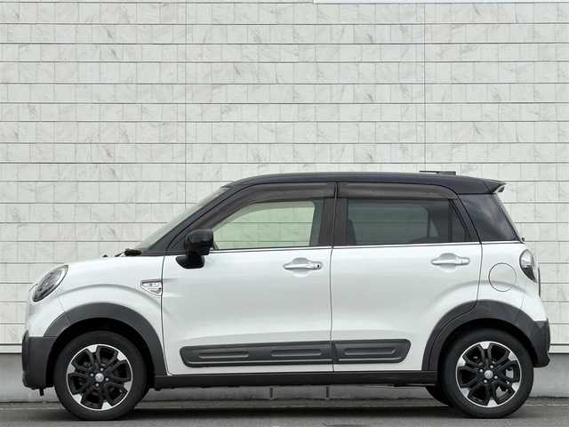 ダイハツ キャスト アクティバ G ターボ SAⅡ 岩手県 2016(平28)年 3.7万km パールホワイトⅢ 禁煙車/4WD/ターボ/純正エンジンスターター/ルーフラッピング（カーボン調シート）/ディーラーオプションナビ/→フルセグTV/Bluetooth/CD/DVD/FM/AM/HDMI/バックカメラ/ステアリングスイッチ（ナビ連動）/横滑り防止装置/ダウンヒルアシストコントロール/リアコーナーセンサー/衝突軽減システム/オートライト/LEDヘッドライト/LEDフォグライト/〇プッシュスタート/〇電動格納ミラー/〇フロアマット/〇ドアバイザー/〇シガーソケット/〇USBポート/〇スペアキー/取扱説明書/ETC/前方ドライブレコーダー/冬タイヤ純正アルミホイール車載/→6mm×4本