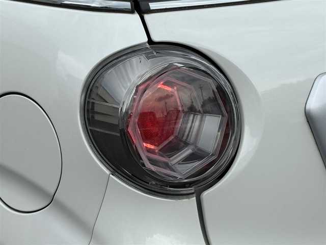 ダイハツ キャスト アクティバ G ターボ SAⅡ 岩手県 2016(平28)年 3.7万km パールホワイトⅢ 禁煙車/4WD/ターボ/純正エンジンスターター/ルーフラッピング（カーボン調シート）/ディーラーオプションナビ/→フルセグTV/Bluetooth/CD/DVD/FM/AM/HDMI/バックカメラ/ステアリングスイッチ（ナビ連動）/横滑り防止装置/ダウンヒルアシストコントロール/リアコーナーセンサー/衝突軽減システム/オートライト/LEDヘッドライト/LEDフォグライト/〇プッシュスタート/〇電動格納ミラー/〇フロアマット/〇ドアバイザー/〇シガーソケット/〇USBポート/〇スペアキー/取扱説明書/ETC/前方ドライブレコーダー/冬タイヤ純正アルミホイール車載/→6mm×4本