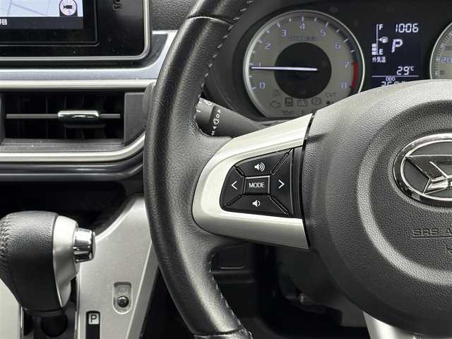 ダイハツ キャスト アクティバ G ターボ SAⅡ 岩手県 2016(平28)年 3.7万km パールホワイトⅢ 禁煙車/4WD/ターボ/純正エンジンスターター/ルーフラッピング（カーボン調シート）/ディーラーオプションナビ/→フルセグTV/Bluetooth/CD/DVD/FM/AM/HDMI/バックカメラ/ステアリングスイッチ（ナビ連動）/横滑り防止装置/ダウンヒルアシストコントロール/リアコーナーセンサー/衝突軽減システム/オートライト/LEDヘッドライト/LEDフォグライト/〇プッシュスタート/〇電動格納ミラー/〇フロアマット/〇ドアバイザー/〇シガーソケット/〇USBポート/〇スペアキー/取扱説明書/ETC/前方ドライブレコーダー/冬タイヤ純正アルミホイール車載/→6mm×4本