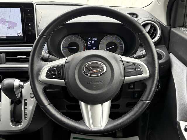 ダイハツ キャスト アクティバ G ターボ SAⅡ 岩手県 2016(平28)年 3.7万km パールホワイトⅢ 禁煙車/4WD/ターボ/純正エンジンスターター/ルーフラッピング（カーボン調シート）/ディーラーオプションナビ/→フルセグTV/Bluetooth/CD/DVD/FM/AM/HDMI/バックカメラ/ステアリングスイッチ（ナビ連動）/横滑り防止装置/ダウンヒルアシストコントロール/リアコーナーセンサー/衝突軽減システム/オートライト/LEDヘッドライト/LEDフォグライト/〇プッシュスタート/〇電動格納ミラー/〇フロアマット/〇ドアバイザー/〇シガーソケット/〇USBポート/〇スペアキー/取扱説明書/ETC/前方ドライブレコーダー/冬タイヤ純正アルミホイール車載/→6mm×4本