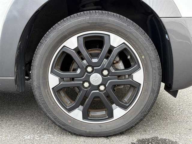 ダイハツ キャスト アクティバ G ターボ SAⅡ 岩手県 2016(平28)年 3.7万km パールホワイトⅢ 禁煙車/4WD/ターボ/純正エンジンスターター/ルーフラッピング（カーボン調シート）/ディーラーオプションナビ/→フルセグTV/Bluetooth/CD/DVD/FM/AM/HDMI/バックカメラ/ステアリングスイッチ（ナビ連動）/横滑り防止装置/ダウンヒルアシストコントロール/リアコーナーセンサー/衝突軽減システム/オートライト/LEDヘッドライト/LEDフォグライト/〇プッシュスタート/〇電動格納ミラー/〇フロアマット/〇ドアバイザー/〇シガーソケット/〇USBポート/〇スペアキー/取扱説明書/ETC/前方ドライブレコーダー/冬タイヤ純正アルミホイール車載/→6mm×4本