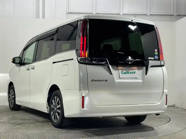 トヨタ エスクァイア Gi 大阪府 2019(平31)年 7.2万km ホワイトパールクリスタルシャイン 純正ナビＴＶ　後席モニター　バックカメラ　レザーシート　シートヒーター　クルコン　衝突軽減　ＥＴＣ　ドラレコ　両側パワスラ　レーンアシスト　アイドリングストップ　オートマチックハイビーム　スマートキー