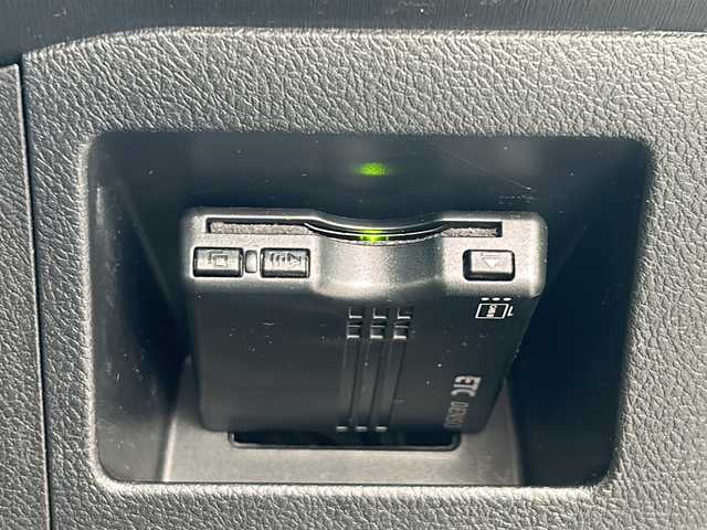 トヨタ ヴィッツ F 福島県 2011(平23)年 10.5万km スーパーホワイトⅡ ＫＥＮＷＯＯＤナビ　バックＣ　ワンセグ　ＢＴ　ＥＴＣ　電格ミラー　ＨＩＤヘッドライト　フォグランプ　助手席荷物落下ガード　純正ホイールキャップ付１４インチＳＷ　ＨＤＭＩ　リモコンキー　ドアバイザー