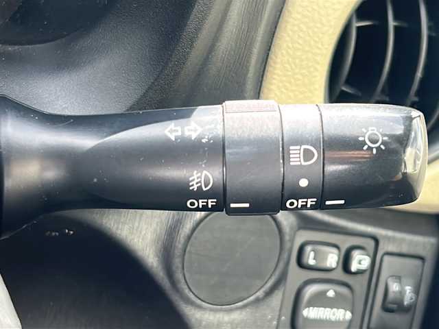 トヨタ ヴィッツ F 福島県 2011(平23)年 10.5万km スーパーホワイトⅡ ＫＥＮＷＯＯＤナビ　バックＣ　ワンセグ　ＢＴ　ＥＴＣ　電格ミラー　ＨＩＤヘッドライト　フォグランプ　助手席荷物落下ガード　純正ホイールキャップ付１４インチＳＷ　ＨＤＭＩ　リモコンキー　ドアバイザー