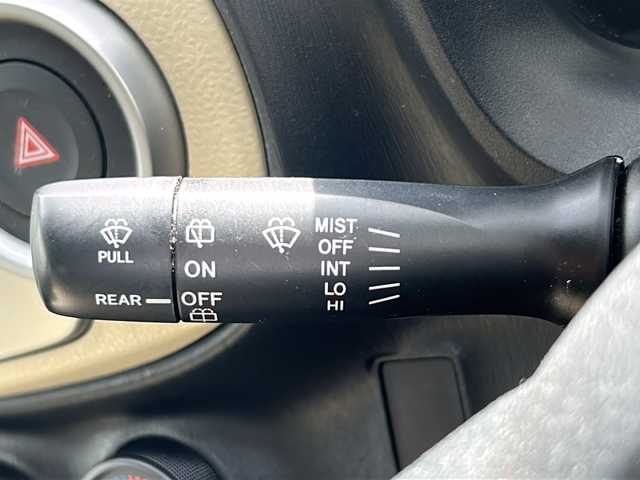 トヨタ ヴィッツ F 福島県 2011(平23)年 10.5万km スーパーホワイトⅡ ＫＥＮＷＯＯＤナビ　バックＣ　ワンセグ　ＢＴ　ＥＴＣ　電格ミラー　ＨＩＤヘッドライト　フォグランプ　助手席荷物落下ガード　純正ホイールキャップ付１４インチＳＷ　ＨＤＭＩ　リモコンキー　ドアバイザー