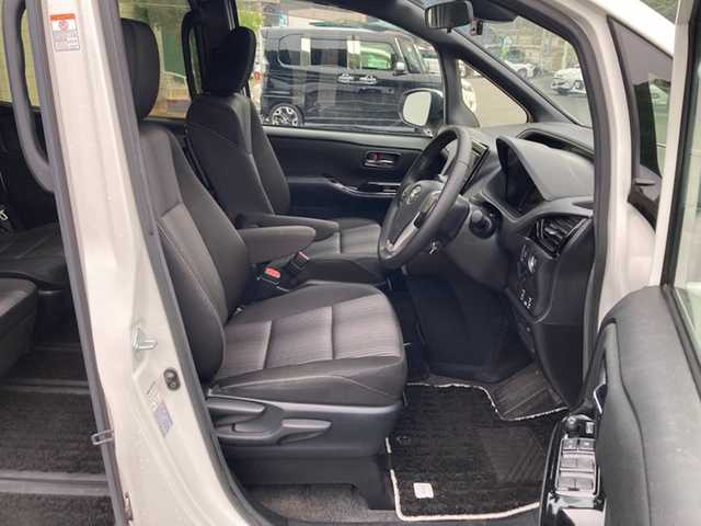 トヨタ ヴォクシー ZS 煌Ⅱ 愛媛県 2020(令2)年 5.1万km ホワイトパールクリスタルシャイン ワンオーナー/純正ナビ(NSZT-W68T)/・CD/DVD/フルセグTV/Bluetooth/SD/フリップダウンモニター/両側パワースライドドア /ドライブレコーダー前後/クルーズコントロール/衝突軽減ブレーキ/レーンキープアシスト/クリアランスソナー /LEDオートライト/・オートハイビーム /アイドリングストップ/ISOFIX/プッシュスタート