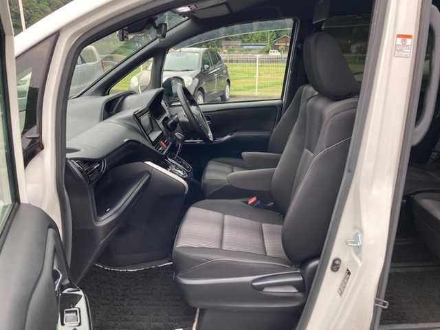 トヨタ ヴォクシー ZS 煌Ⅱ 愛媛県 2020(令2)年 5.1万km ホワイトパールクリスタルシャイン ワンオーナー/純正ナビ(NSZT-W68T)/・CD/DVD/フルセグTV/Bluetooth/SD/フリップダウンモニター/両側パワースライドドア /ドライブレコーダー前後/クルーズコントロール/衝突軽減ブレーキ/レーンキープアシスト/クリアランスソナー /LEDオートライト/・オートハイビーム /アイドリングストップ/ISOFIX/プッシュスタート