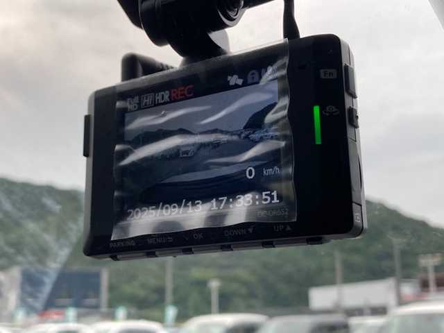 トヨタ ヴォクシー ZS 煌Ⅱ 愛媛県 2020(令2)年 5.1万km ホワイトパールクリスタルシャイン ワンオーナー/純正ナビ(NSZT-W68T)/・CD/DVD/フルセグTV/Bluetooth/SD/フリップダウンモニター/両側パワースライドドア /ドライブレコーダー前後/クルーズコントロール/衝突軽減ブレーキ/レーンキープアシスト/クリアランスソナー /LEDオートライト/・オートハイビーム /アイドリングストップ/ISOFIX/プッシュスタート