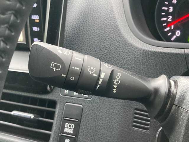 トヨタ ヴォクシー ZS 煌Ⅱ 愛媛県 2020(令2)年 5.1万km ホワイトパールクリスタルシャイン ワンオーナー/純正ナビ(NSZT-W68T)/・CD/DVD/フルセグTV/Bluetooth/SD/フリップダウンモニター/両側パワースライドドア /ドライブレコーダー前後/クルーズコントロール/衝突軽減ブレーキ/レーンキープアシスト/クリアランスソナー /LEDオートライト/・オートハイビーム /アイドリングストップ/ISOFIX/プッシュスタート