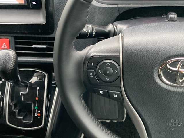 トヨタ ヴォクシー ZS 煌Ⅱ 愛媛県 2020(令2)年 5.1万km ホワイトパールクリスタルシャイン ワンオーナー/純正ナビ(NSZT-W68T)/・CD/DVD/フルセグTV/Bluetooth/SD/フリップダウンモニター/両側パワースライドドア /ドライブレコーダー前後/クルーズコントロール/衝突軽減ブレーキ/レーンキープアシスト/クリアランスソナー /LEDオートライト/・オートハイビーム /アイドリングストップ/ISOFIX/プッシュスタート