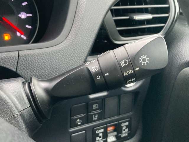 トヨタ ヴォクシー ZS 煌Ⅱ 愛媛県 2020(令2)年 5.1万km ホワイトパールクリスタルシャイン ワンオーナー/純正ナビ(NSZT-W68T)/・CD/DVD/フルセグTV/Bluetooth/SD/フリップダウンモニター/両側パワースライドドア /ドライブレコーダー前後/クルーズコントロール/衝突軽減ブレーキ/レーンキープアシスト/クリアランスソナー /LEDオートライト/・オートハイビーム /アイドリングストップ/ISOFIX/プッシュスタート